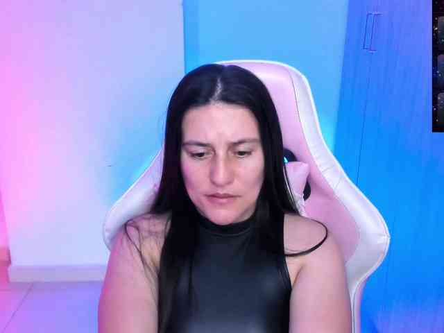 Saskyaajohnson webcam