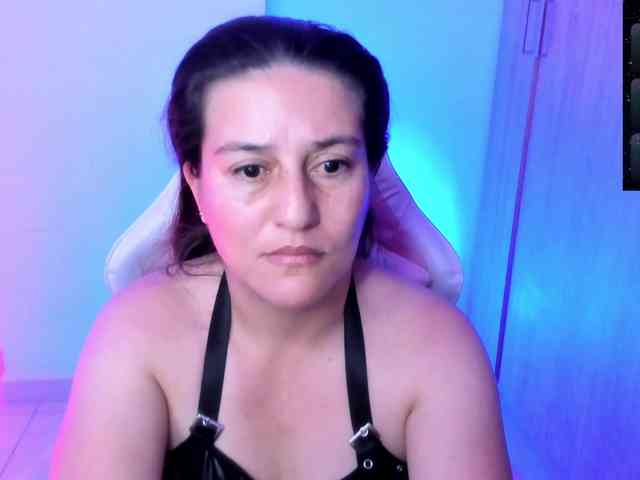 Saskyaajohnson webcam