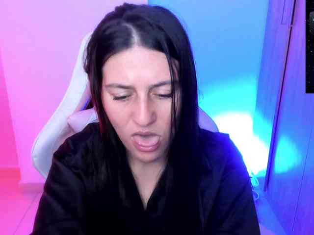 Saskyaajohnson webcam