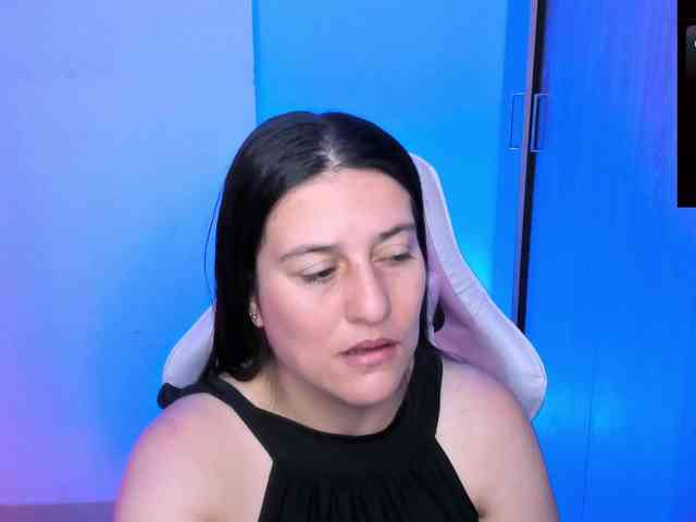 Saskyaajohnson webcam