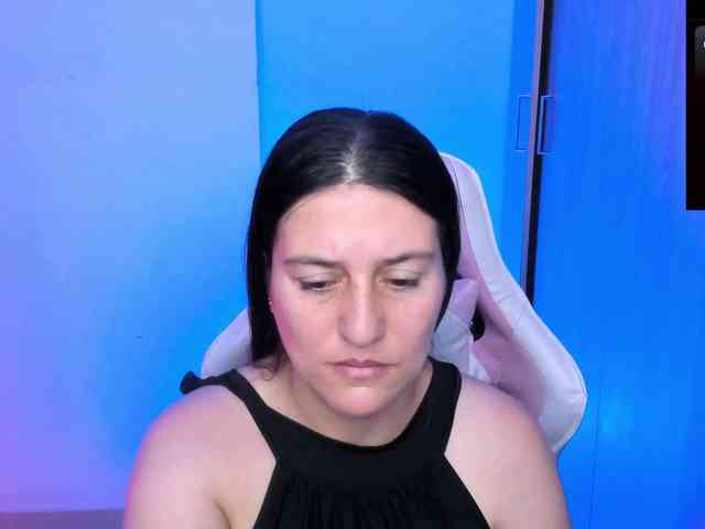 Saskyaajohnson webcam