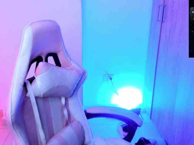 Saskyaajohnson webcam