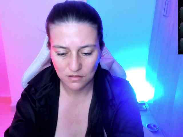 Saskyaajohnson webcam