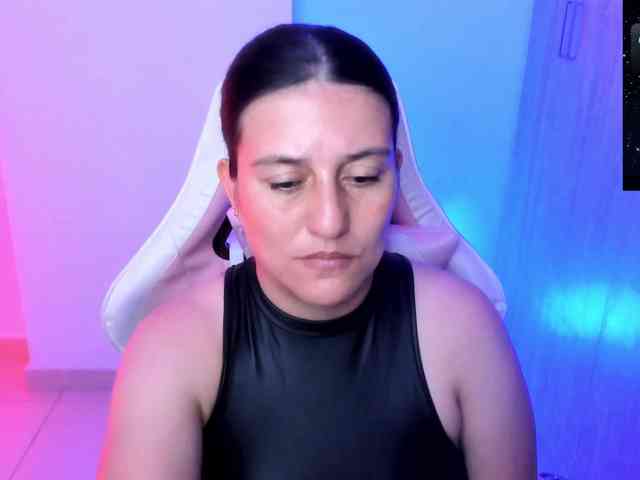 Saskyaajohnson webcam