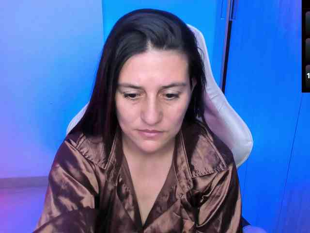 Saskyaajohnson webcam