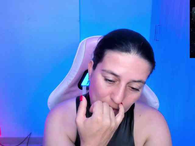Saskyaajohnson webcam