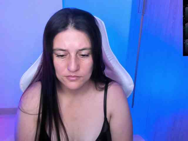 Saskyaajohnson webcam