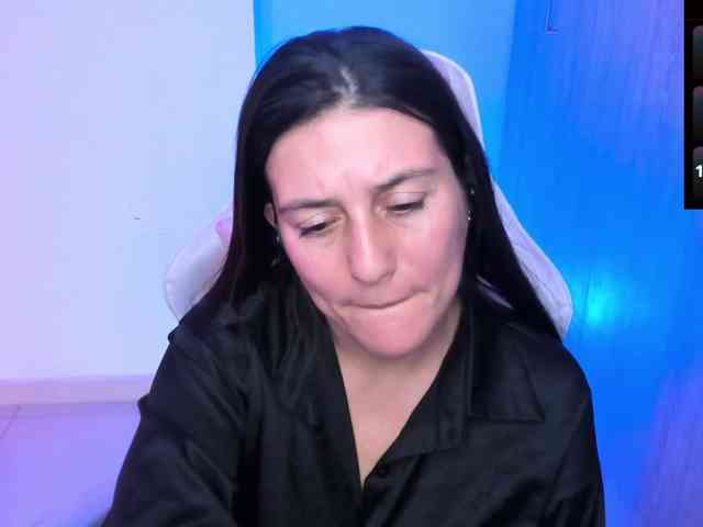 Saskyaajohnson webcam