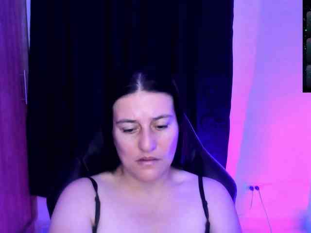Saskyaajohnson webcam