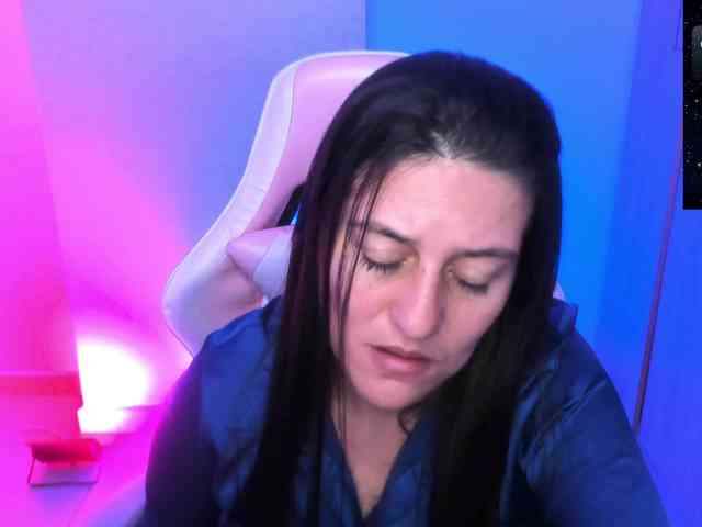 Saskyaajohnson webcam