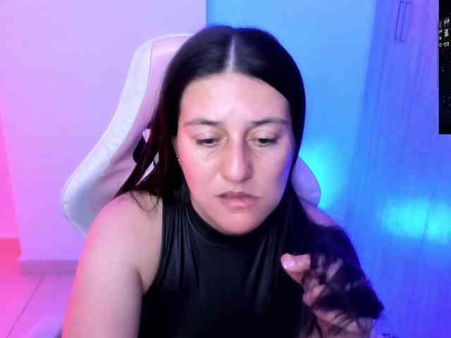 Saskyaajohnson webcam