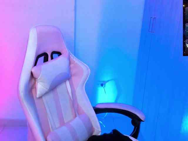Saskyaajohnson webcam