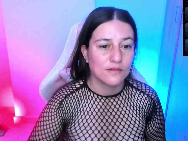 Saskyaajohnson webcam
