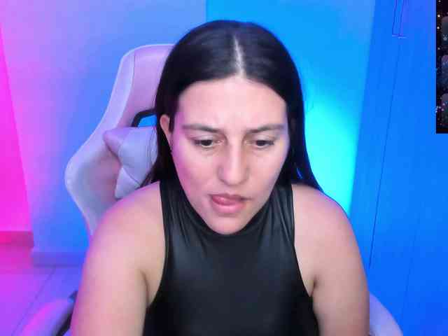 Saskyaajohnson webcam