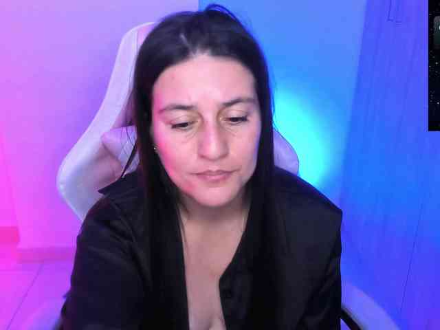 Saskyaajohnson webcam