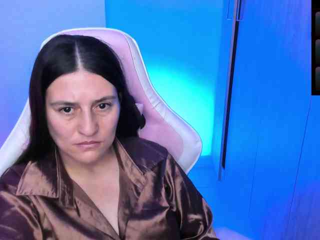 Saskyaajohnson webcam