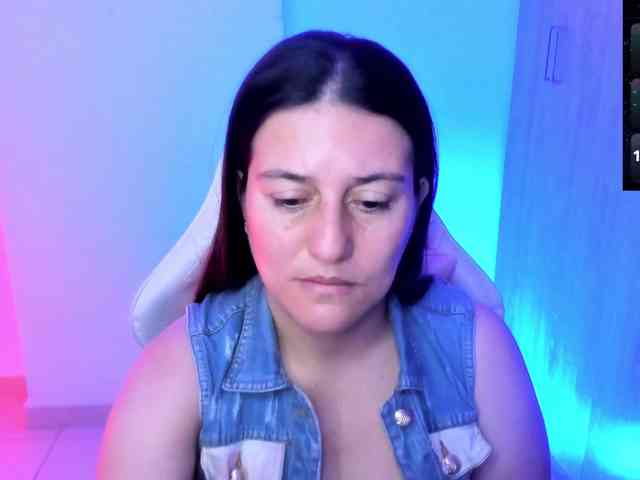Saskyaajohnson webcam