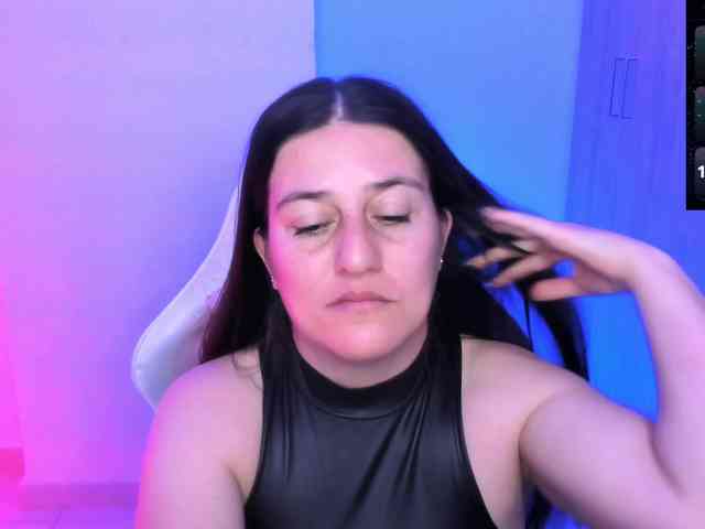 Saskyaajohnson webcam