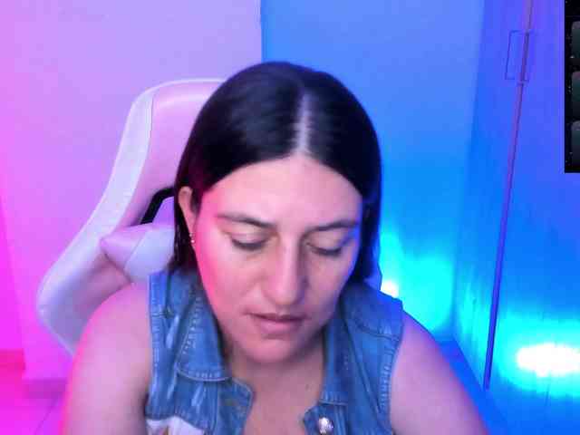 Saskyaajohnson webcam
