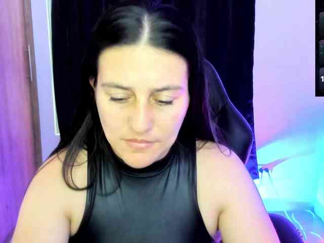 Saskyaajohnson webcam