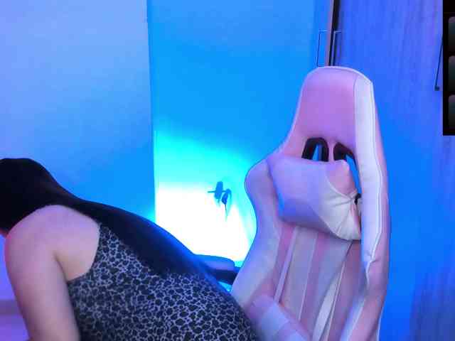 Saskyaajohnson webcam