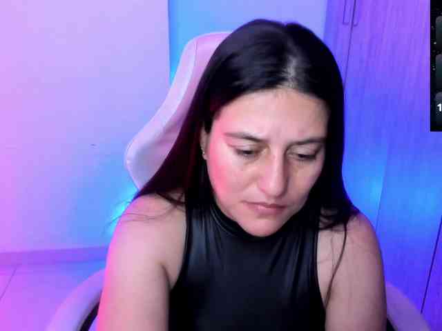 Saskyaajohnson webcam