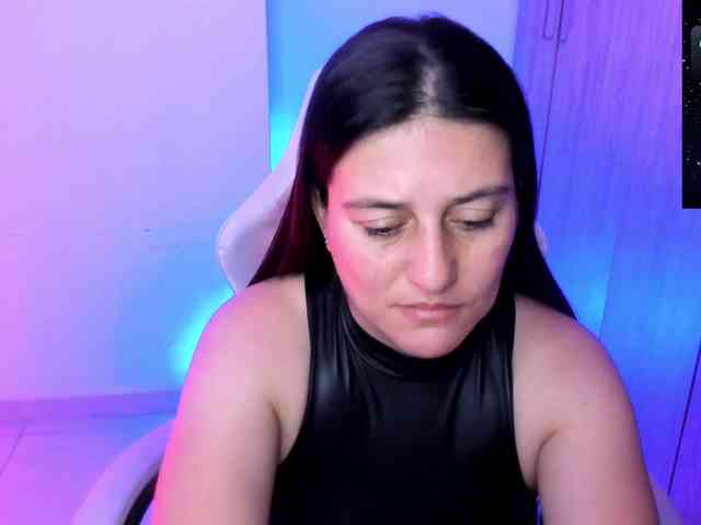 Saskyaajohnson webcam
