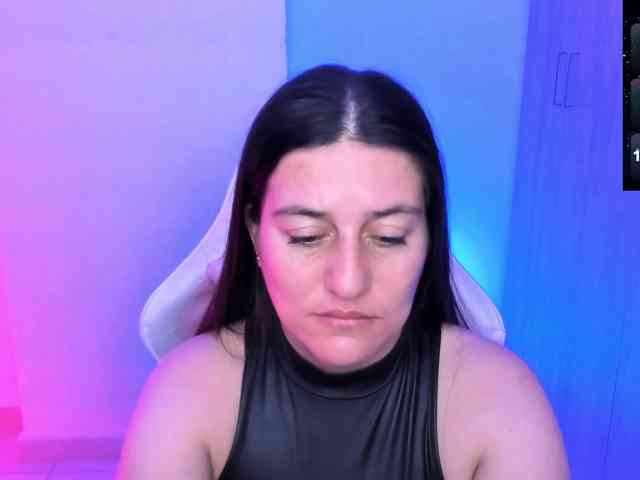 Saskyaajohnson webcam