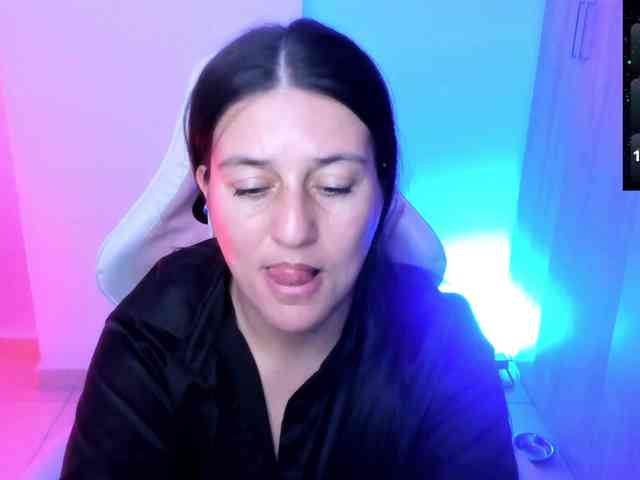 Saskyaajohnson webcam