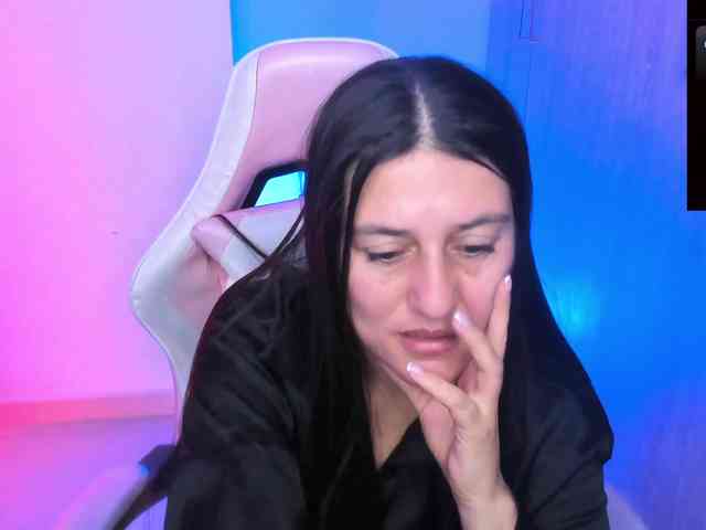 Saskyaajohnson webcam