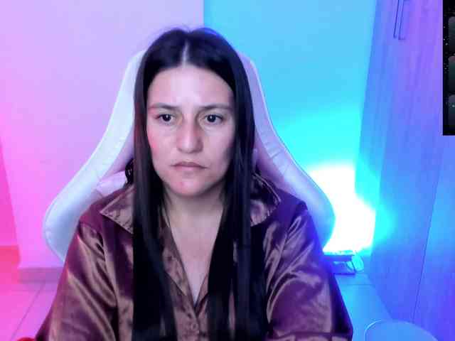 Saskyaajohnson webcam