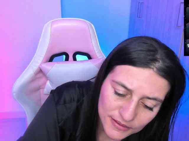 Saskyaajohnson webcam