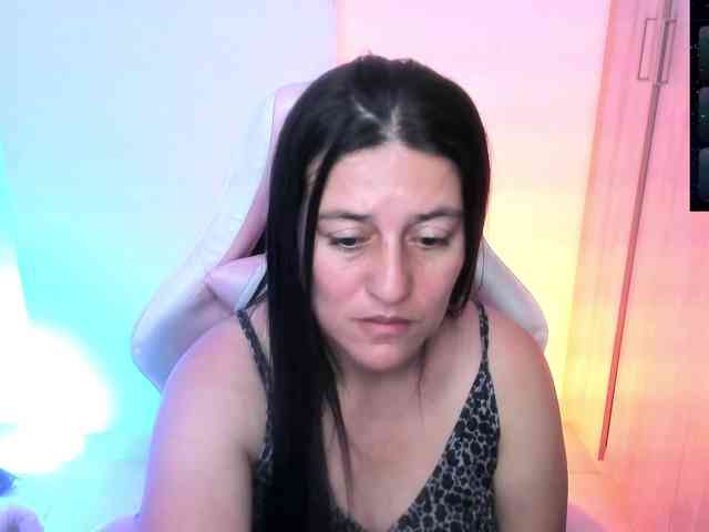 Saskyaajohnson webcam