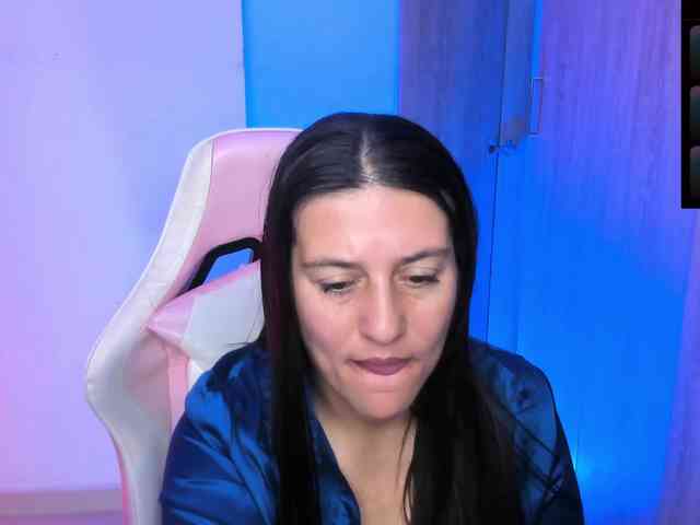 Saskyaajohnson webcam