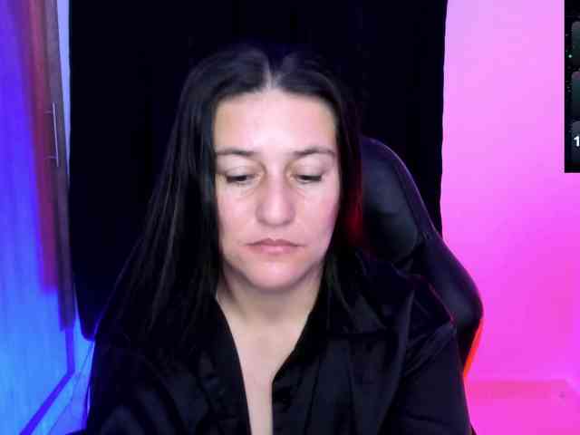 Saskyaajohnson webcam