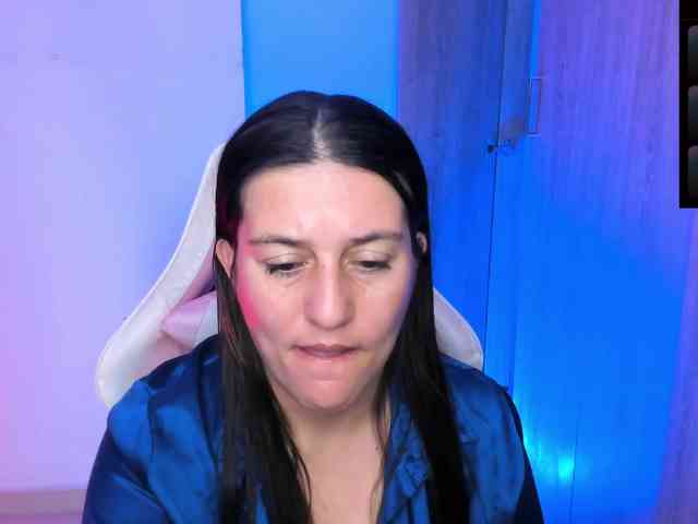 Saskyaajohnson webcam