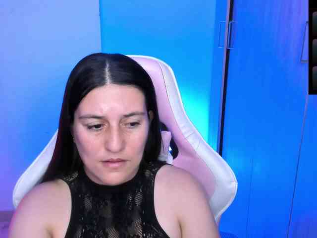 Saskyaajohnson webcam