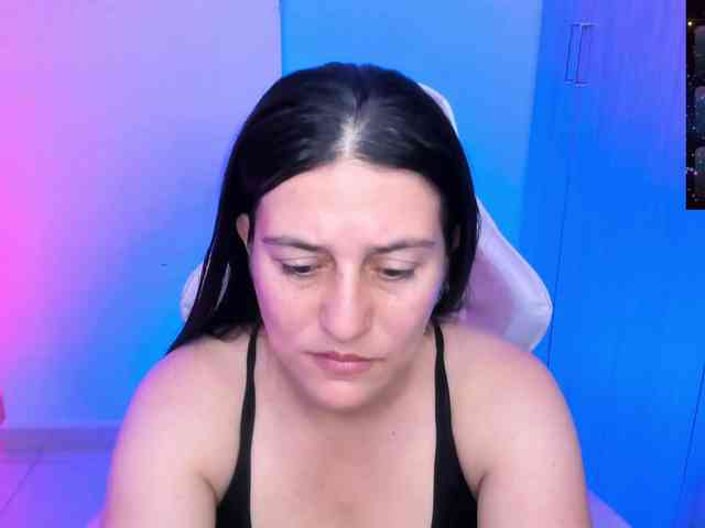 Saskyaajohnson webcam