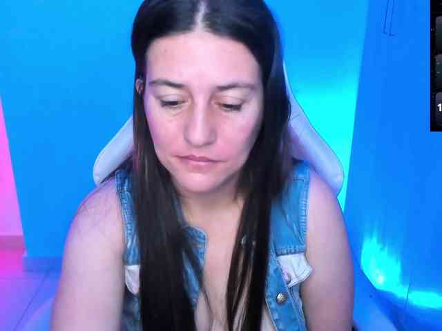 Saskyaajohnson webcam