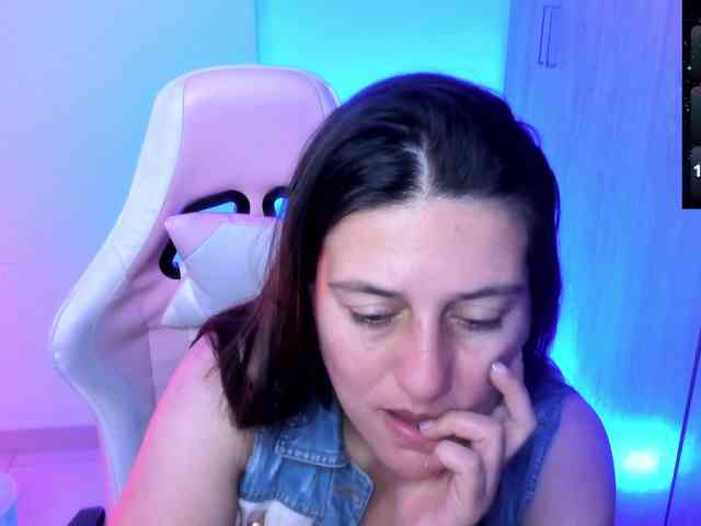 Saskyaajohnson webcam