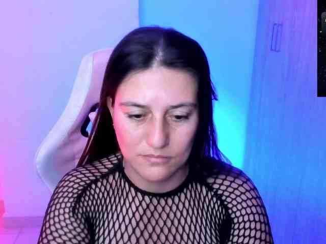 Saskyaajohnson webcam