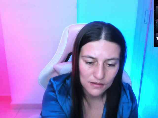 Saskyaajohnson webcam