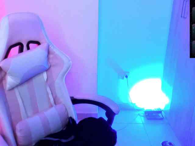 Saskyaajohnson webcam