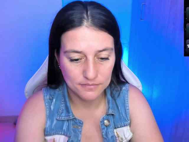 Saskyaajohnson webcam