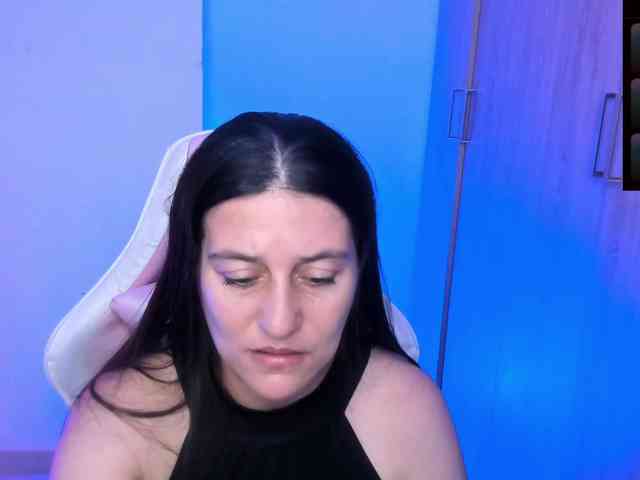 Saskyaajohnson webcam