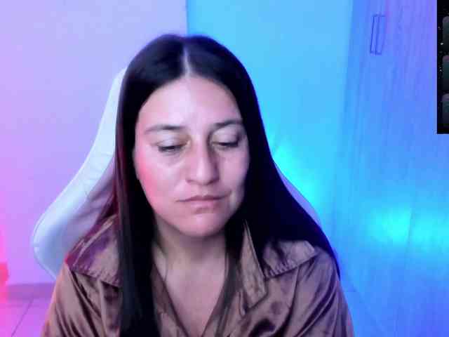 Saskyaajohnson webcam