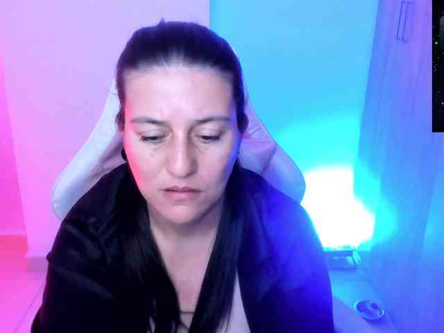 Saskyaajohnson webcam