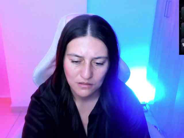 Saskyaajohnson webcam