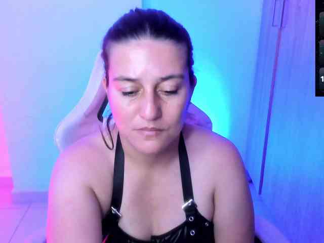 Saskyaajohnson webcam