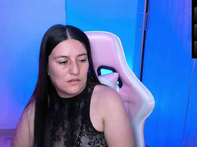 Saskyaajohnson webcam